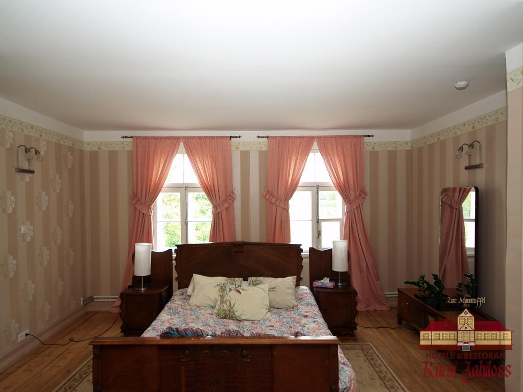 Kursi Hunting Manor Hotel Puurmani Ruang foto