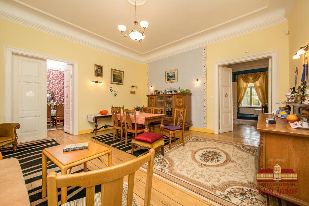 Kursi Hunting Manor Hotel Puurmani Bagian luar foto